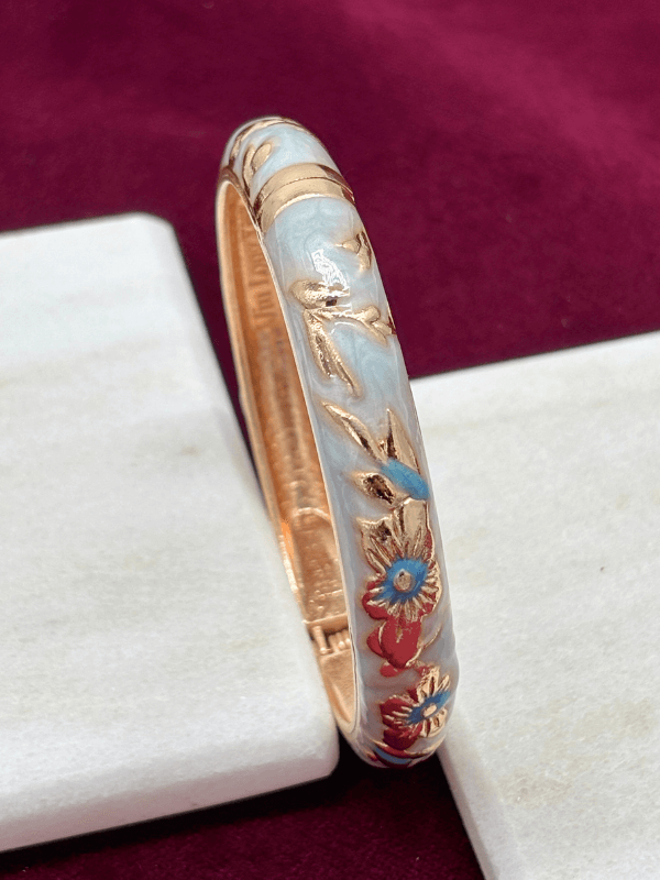 Beyaz Sedef Yansımalı Mavi Detaylı Gold Mineli Kelepçe Bilezik