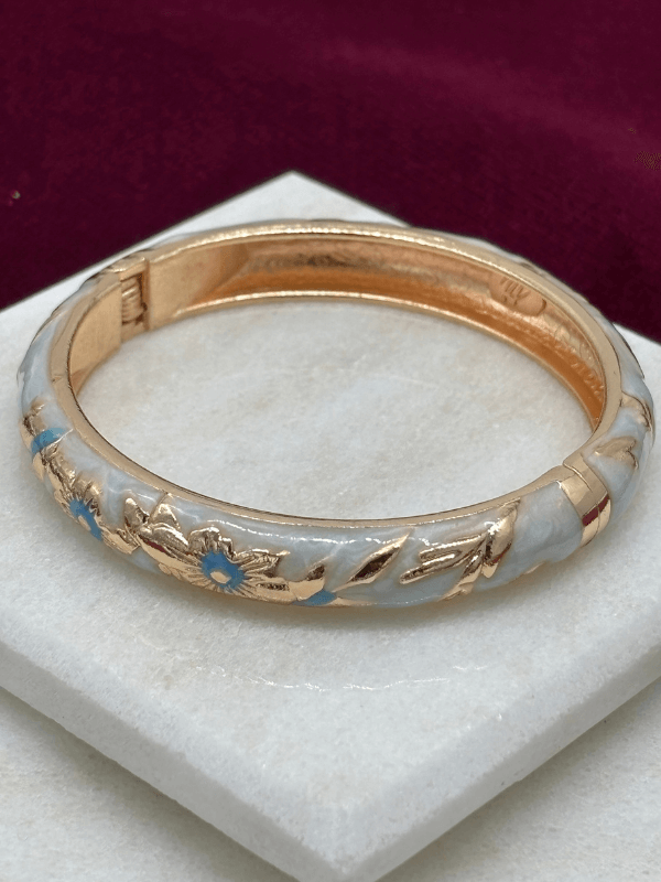 Beyaz Sedef Yansımalı Mavi Detaylı Gold Mineli Kelepçe Bilezik