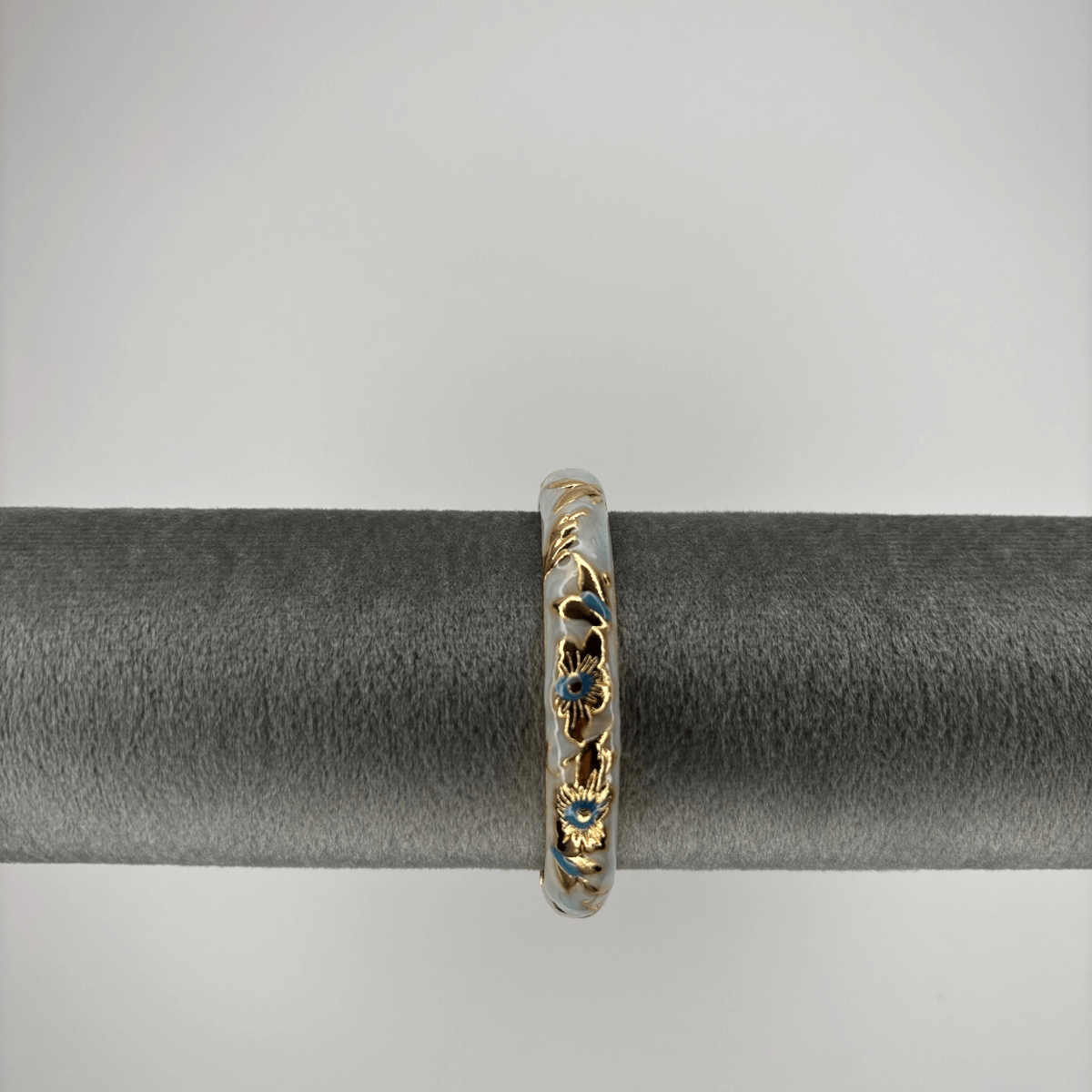 Beyaz Sedef Yansımalı Mavi Detaylı Gold Mineli Kelepçe Bilezik