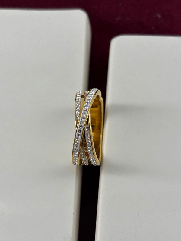 Çapraz Küçük Sıralı Taşlı Gold Yüzük