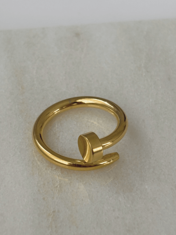 Çivi Detaylı Parlak Gold Yüzük