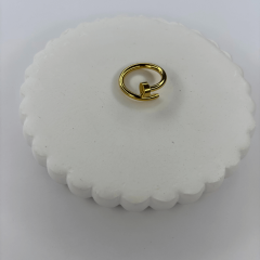 Çivi Detaylı Parlak Gold Yüzük