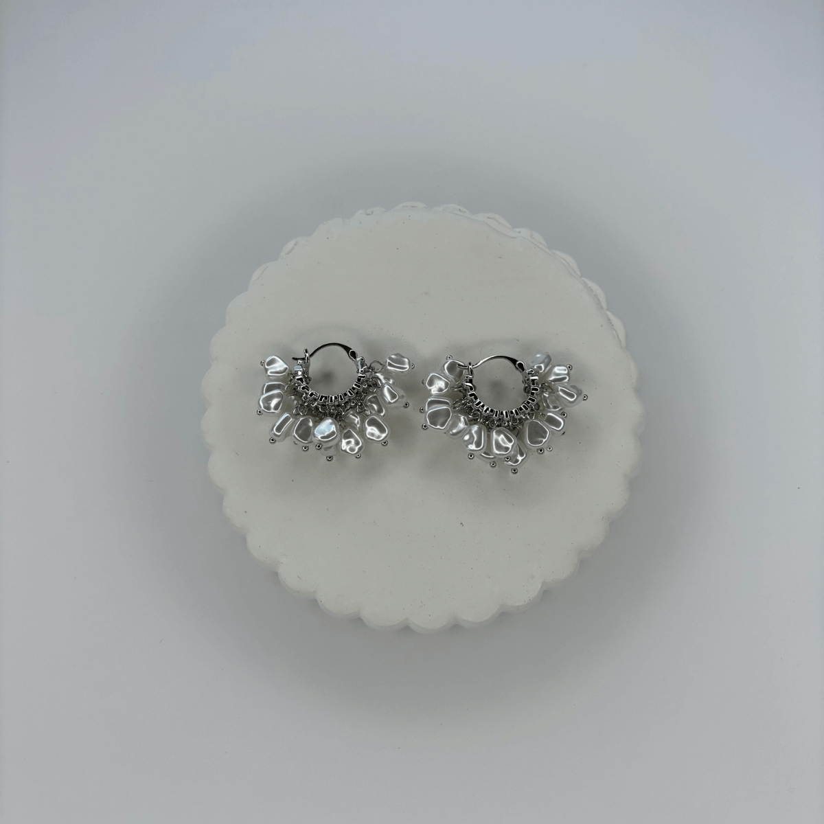 Çoklu Beyaz Taşlı Silver Küpe