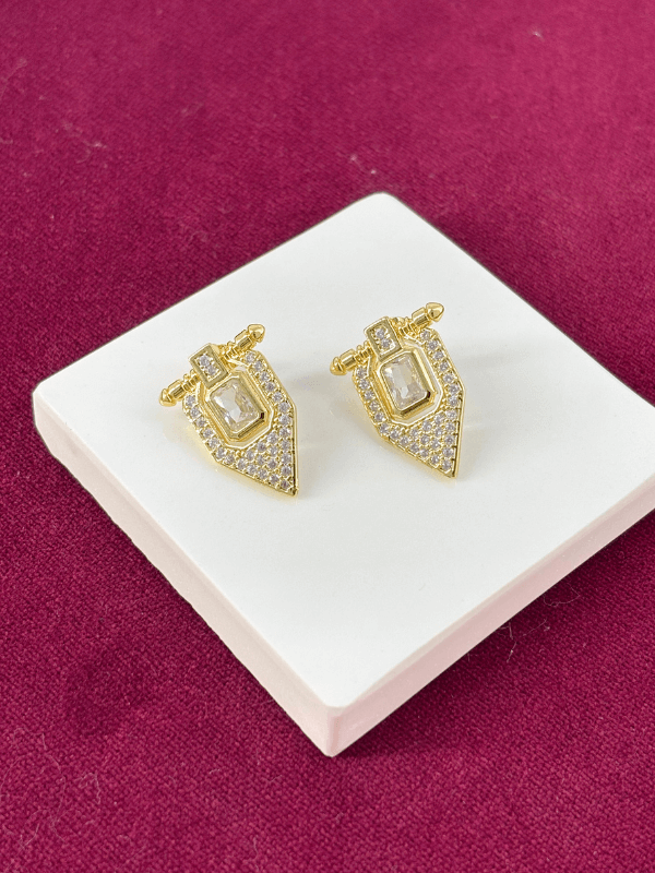 Serenay'ın Büyük ve Küçük Taşlı Gold Küpesi