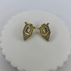 Serenay'ın Büyük ve Küçük Taşlı Gold Küpesi