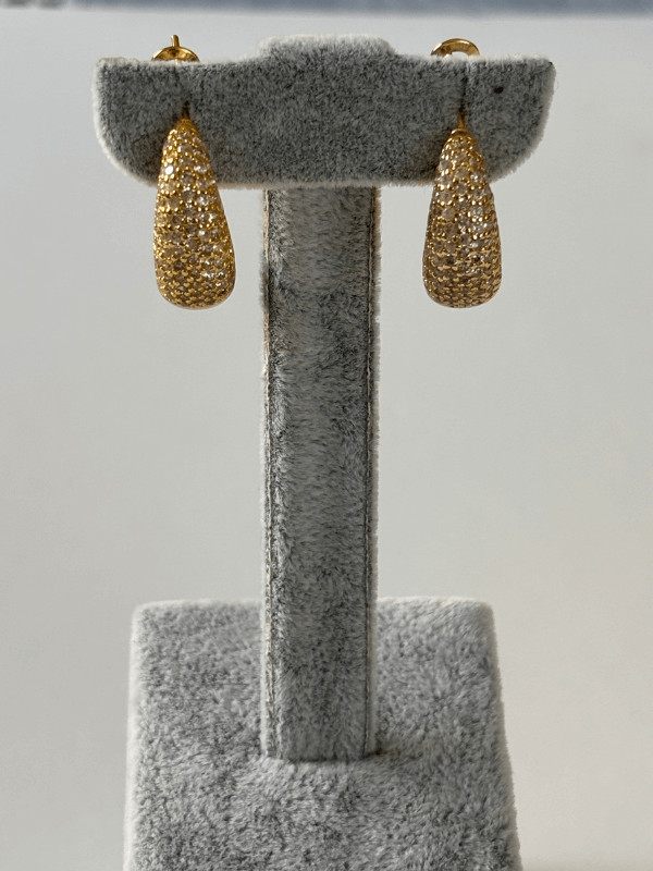 Yarısı Taşlı Yarısı Parlak Gold Halka Küpe