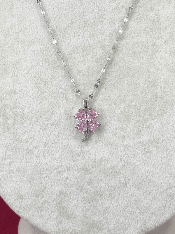 Pembe Yonca Yapraklı Silver Kolye