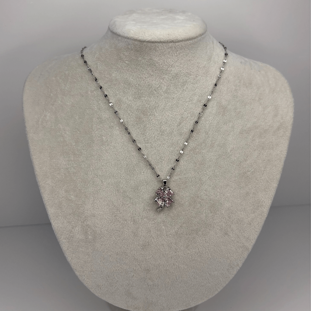 Pembe Yonca Yapraklı Silver Kolye