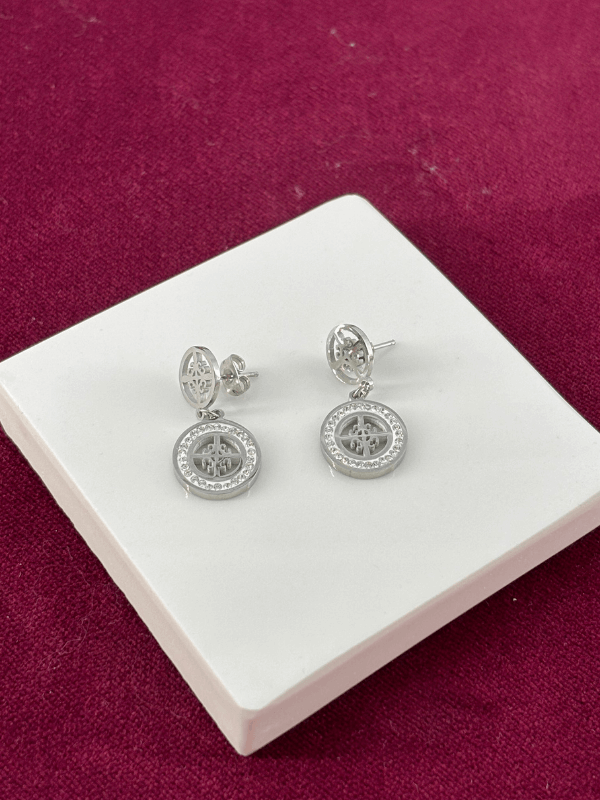 Ortası Çiçekli ve Küçük Taşlı Sallantılı Silver Küpe