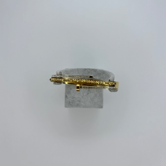 Çift Sıra Taşlı Çivi Detaylı Gold Kelepçe