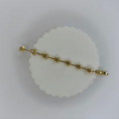 Etrafı Taşlı Yıldızlarla Çevrili Parlak Gold Bileklik