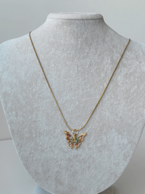 Toprak Tonlarında Kelebek Kanatlı Gold Kolye