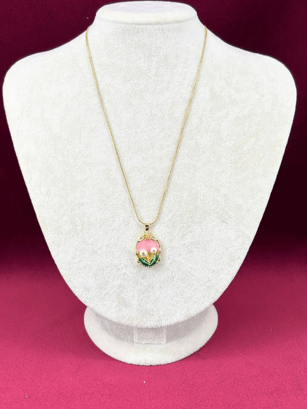 Pembe ve Yeşil Renkli Çiçekli Gold Kolye