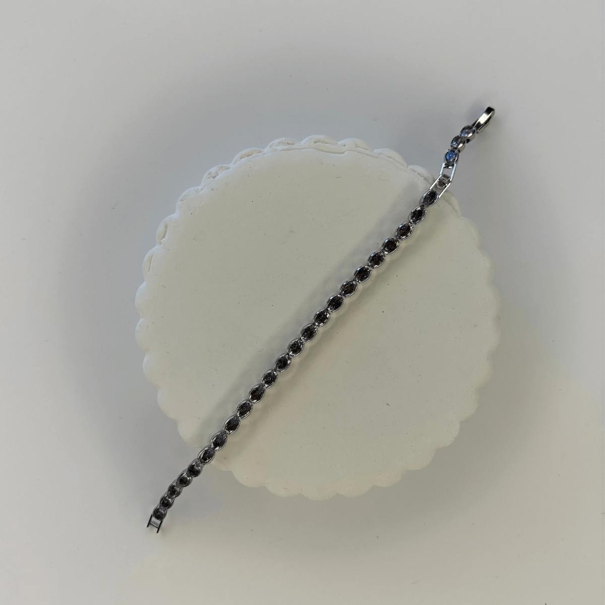 Oval Parlak Taşlı Silver Su Yolu Bileklik