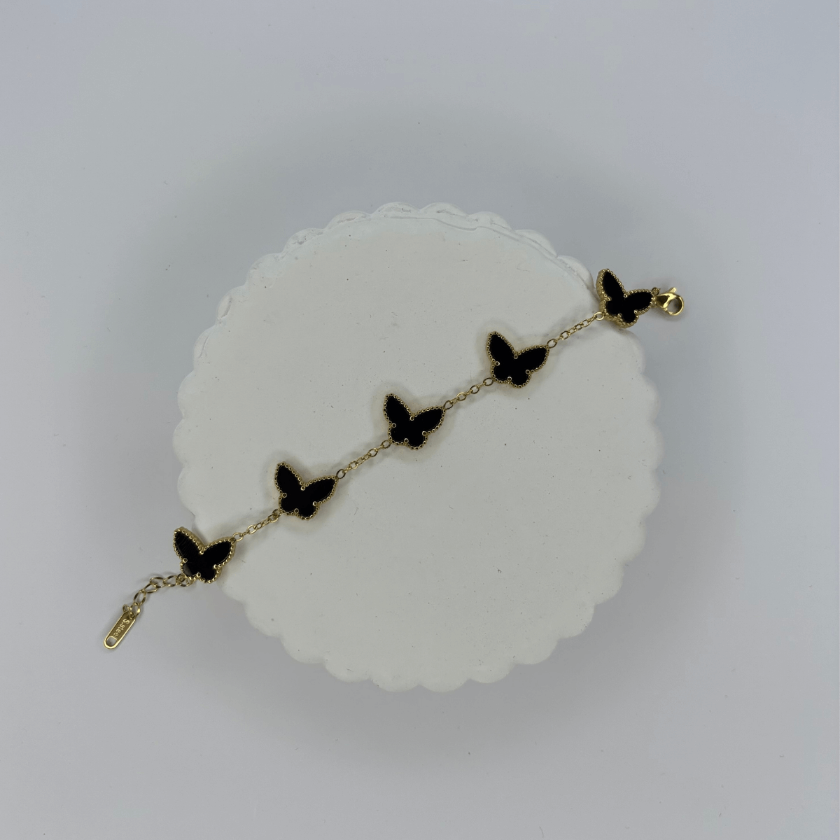 Siyah Sıra Kelebekli Gold Bileklik