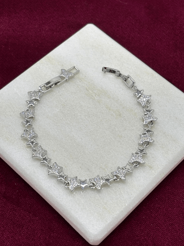 Küçük Taşlı ve Parlak Çift Yıldızlı Silver Bileklik