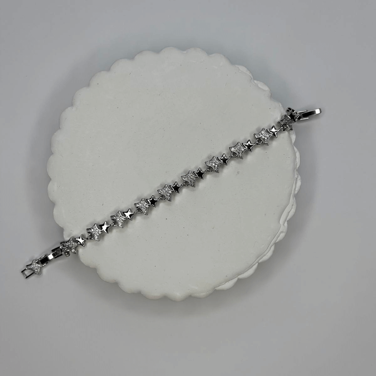 Küçük Taşlı ve Parlak Çift Yıldızlı Silver Bileklik