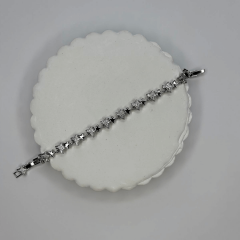 Küçük Taşlı ve Parlak Çift Yıldızlı Silver Bileklik