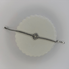 Büyük Taşlı Yaprak Detaylı Silver Bileklik