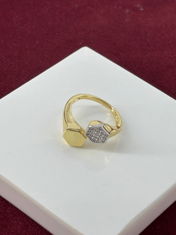 Silver Taşlı Bal Peteği Detaylı Gold Yüzük