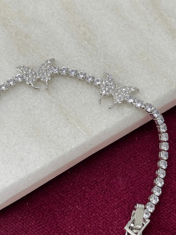 Taşlı Üç Kelebekli Silver Su Yolu Bileklik