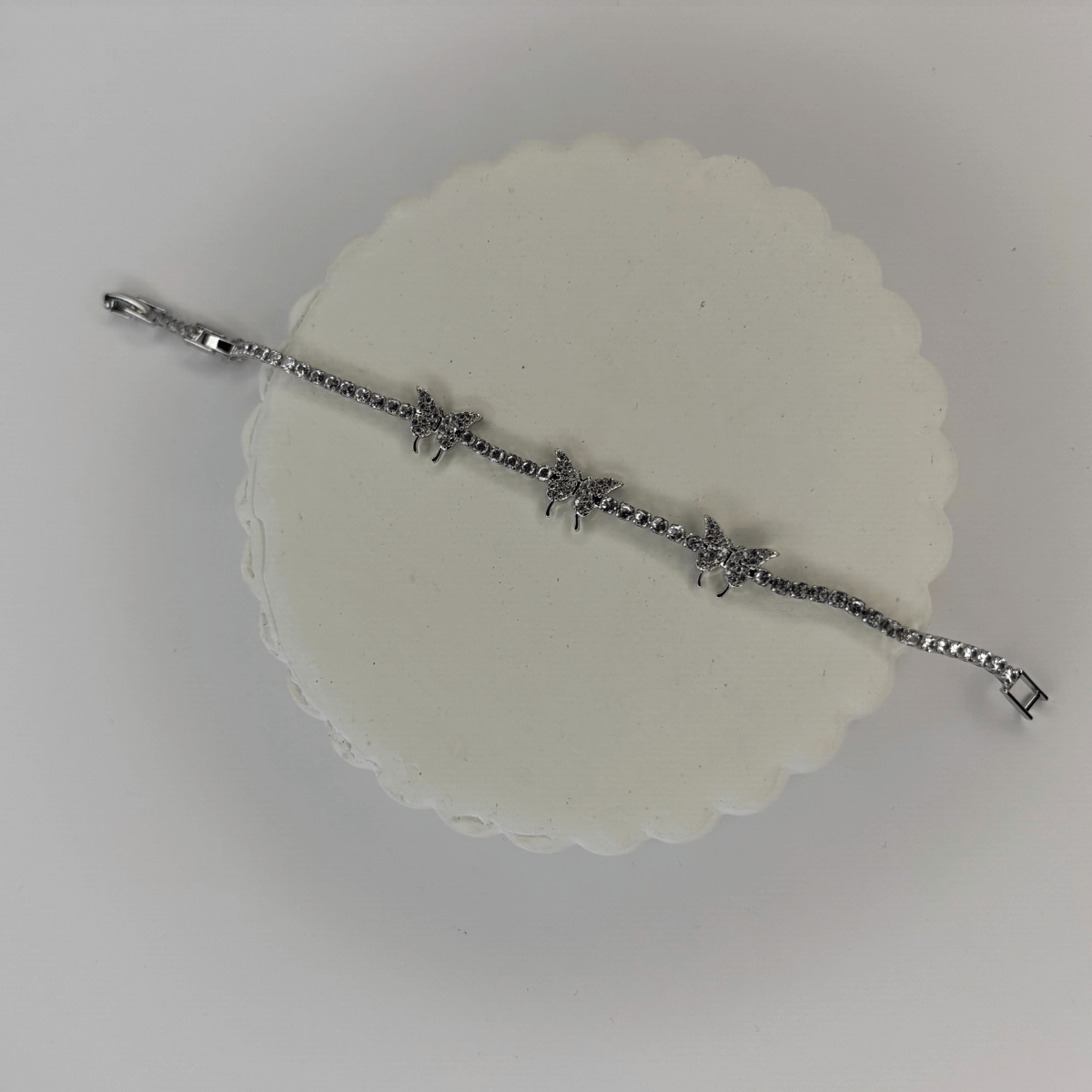 Taşlı Üç Kelebekli Silver Su Yolu Bileklik