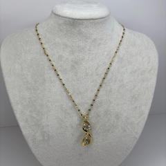 Altın ve Gümüş Birbirine Sarılan Çift Figürlü Gold Kolye