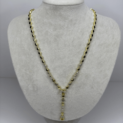 Balpeteği Detaylı Küçük Arı Figürlü Gold Kolye