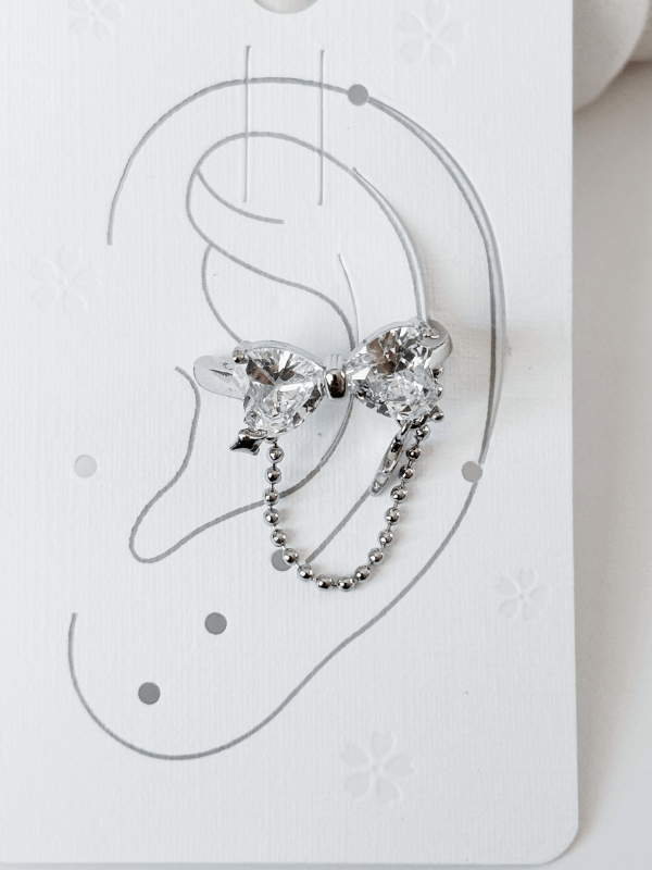 Parlak Kurdele Detaylı Sarkıntılı Zincir ve Yıldızlı Silver Earcuff