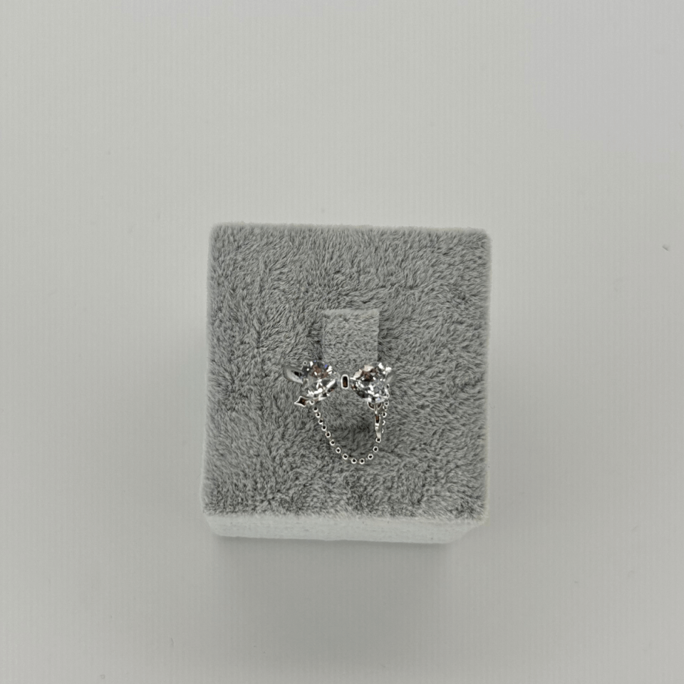 Parlak Kurdele Detaylı Sarkıntılı Zincir ve Yıldızlı Silver Earcuff
