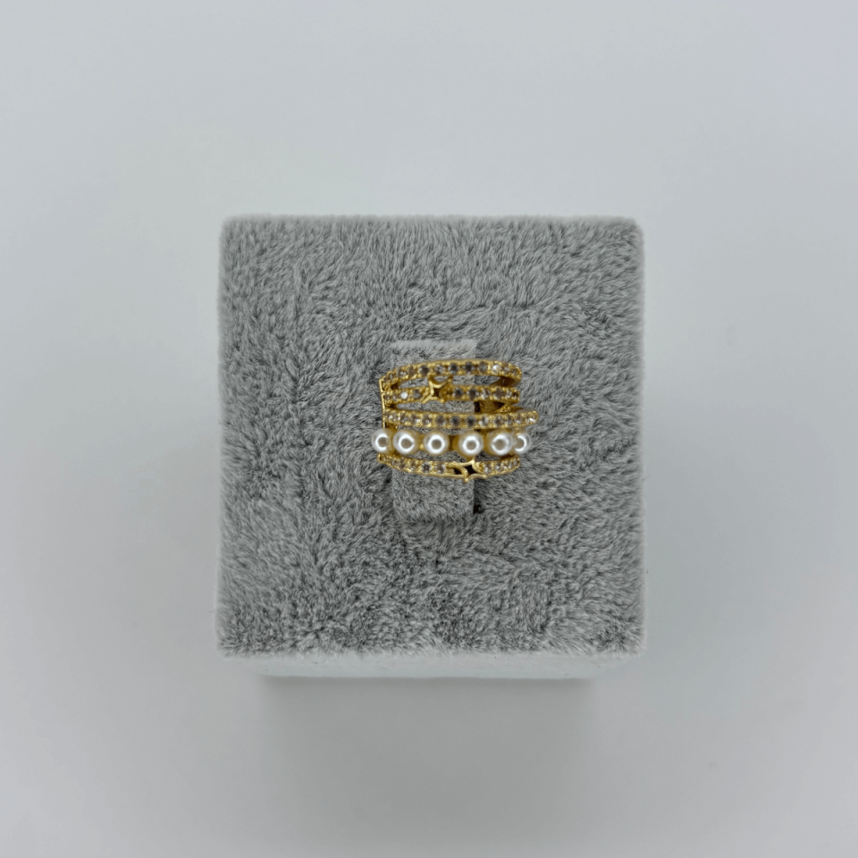 Beş Sıra Parlak Taş Detaylı İncili ve Yıldızlı Gold Earcuff