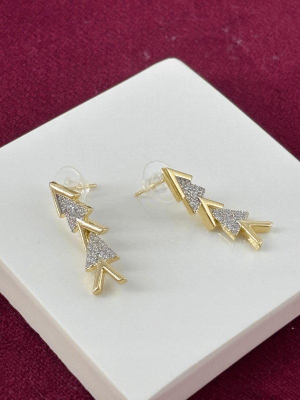 Çift Renkli Ok Detaylı Sallantılı Küpe