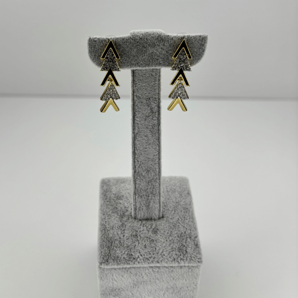 Çift Renkli Ok Detaylı Sallantılı Küpe