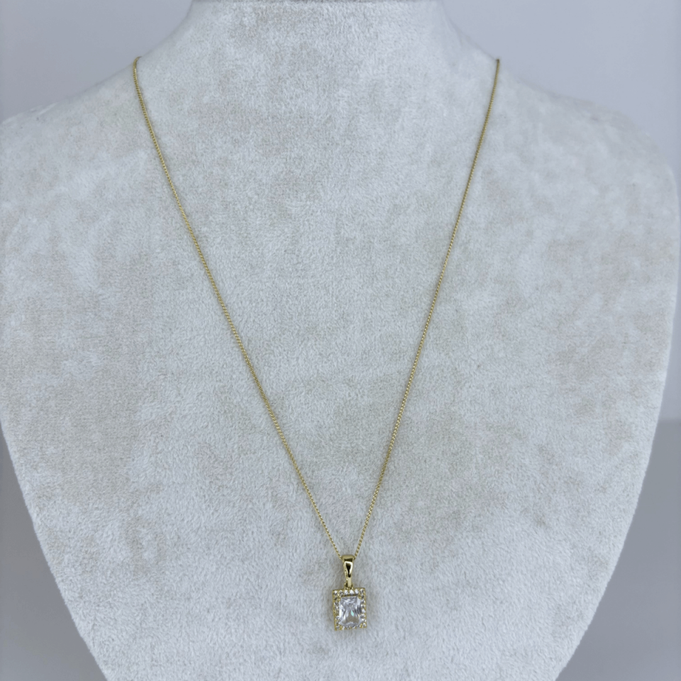 14 K Renginde Swarovski Taşlı Dikdörtgen Şekilli Minimal Gold Kolye