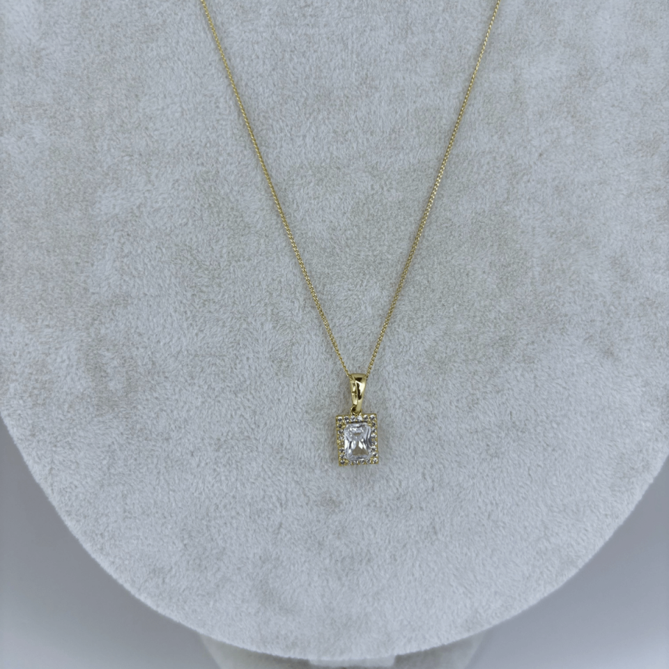 14 K Renginde Swarovski Taşlı Dikdörtgen Şekilli Minimal Gold Kolye