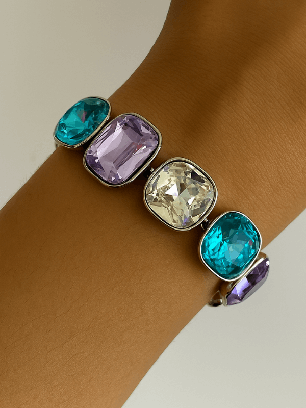 Mavi ve Mor Tonlarında Parlak Taşlı Şekilli Silver İthal Bileklik