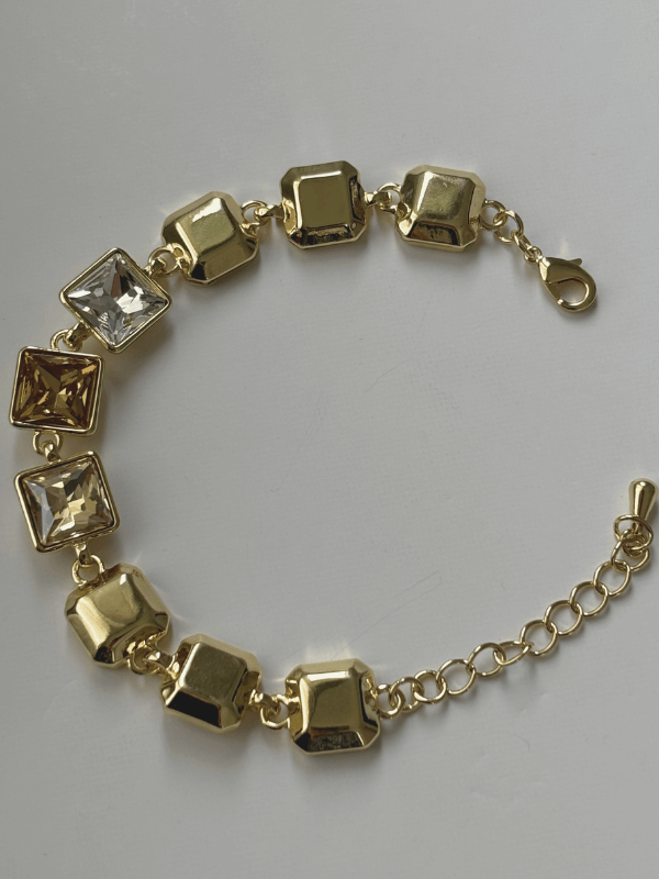 Toprak Tonlarında Parlak Renkli Kare Taşlı Gold İthal Bileklik