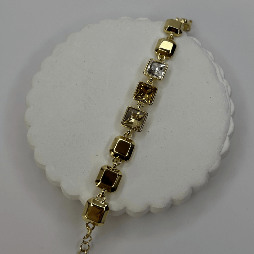 Toprak Tonlarında Parlak Renkli Kare Taşlı Gold İthal Bileklik
