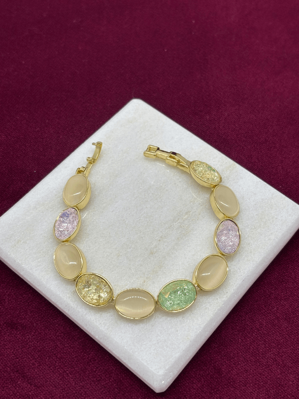 Rengarenk Sedef Yansımalı Oval Şekilli Gold İthal Bileklik