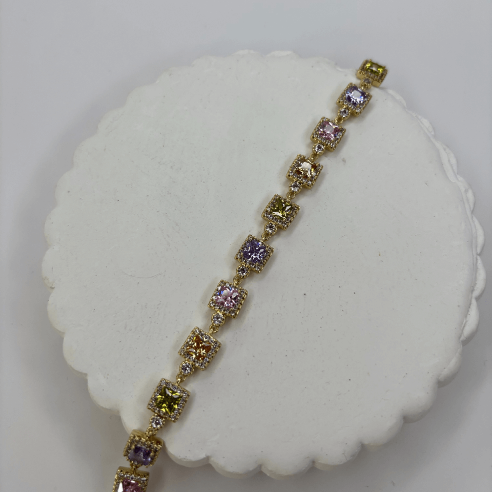 14 K Renginde Renkli Swarovski Taşlı Kare Şekilli Gold Bileklik