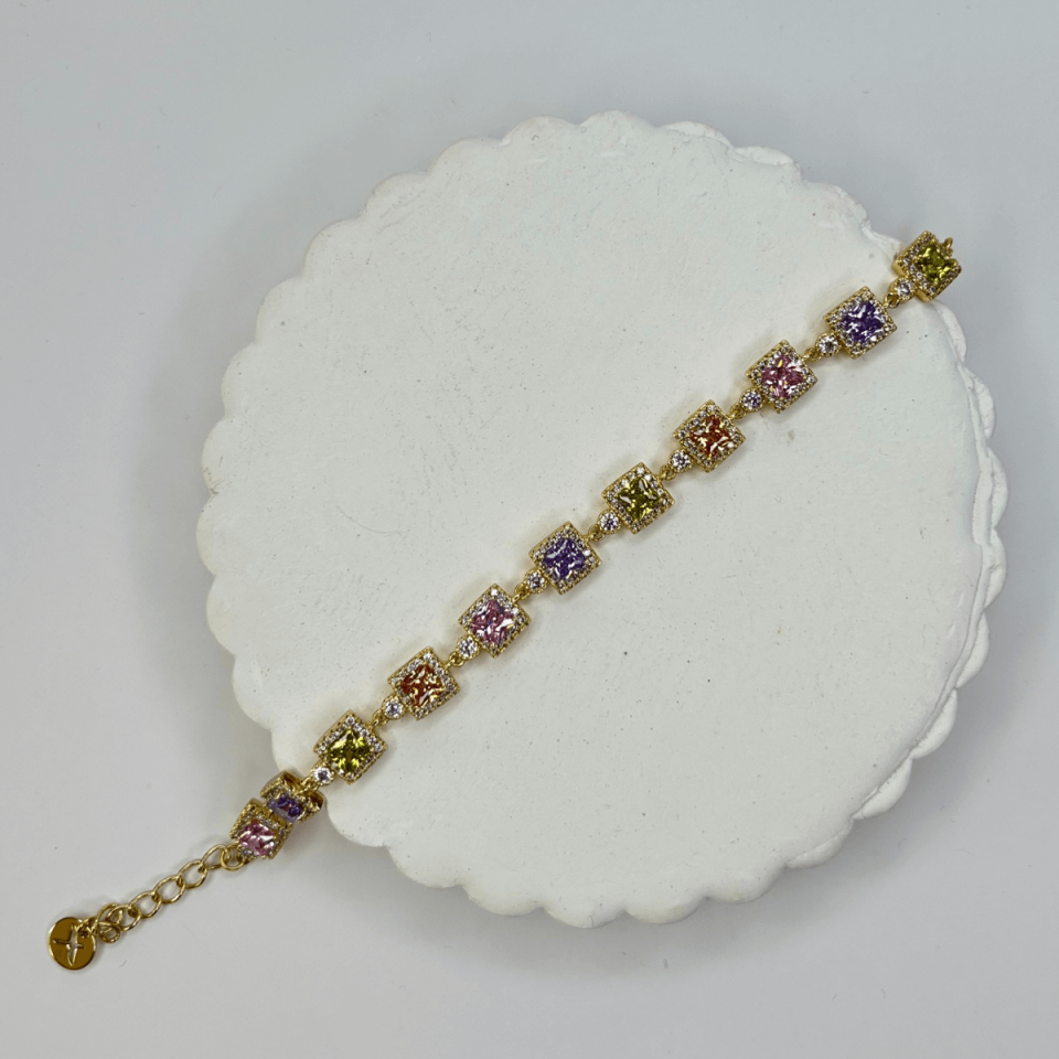 14 K Renginde Renkli Swarovski Taşlı Kare Şekilli Gold Bileklik