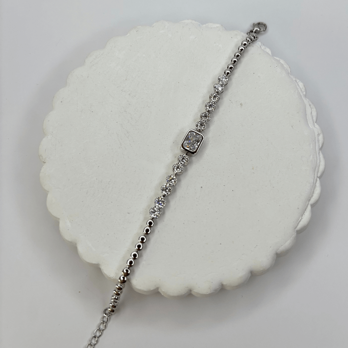 Dikdörtgen ve Daire Şekilli Swarovski Taşlı Silver Bileklik