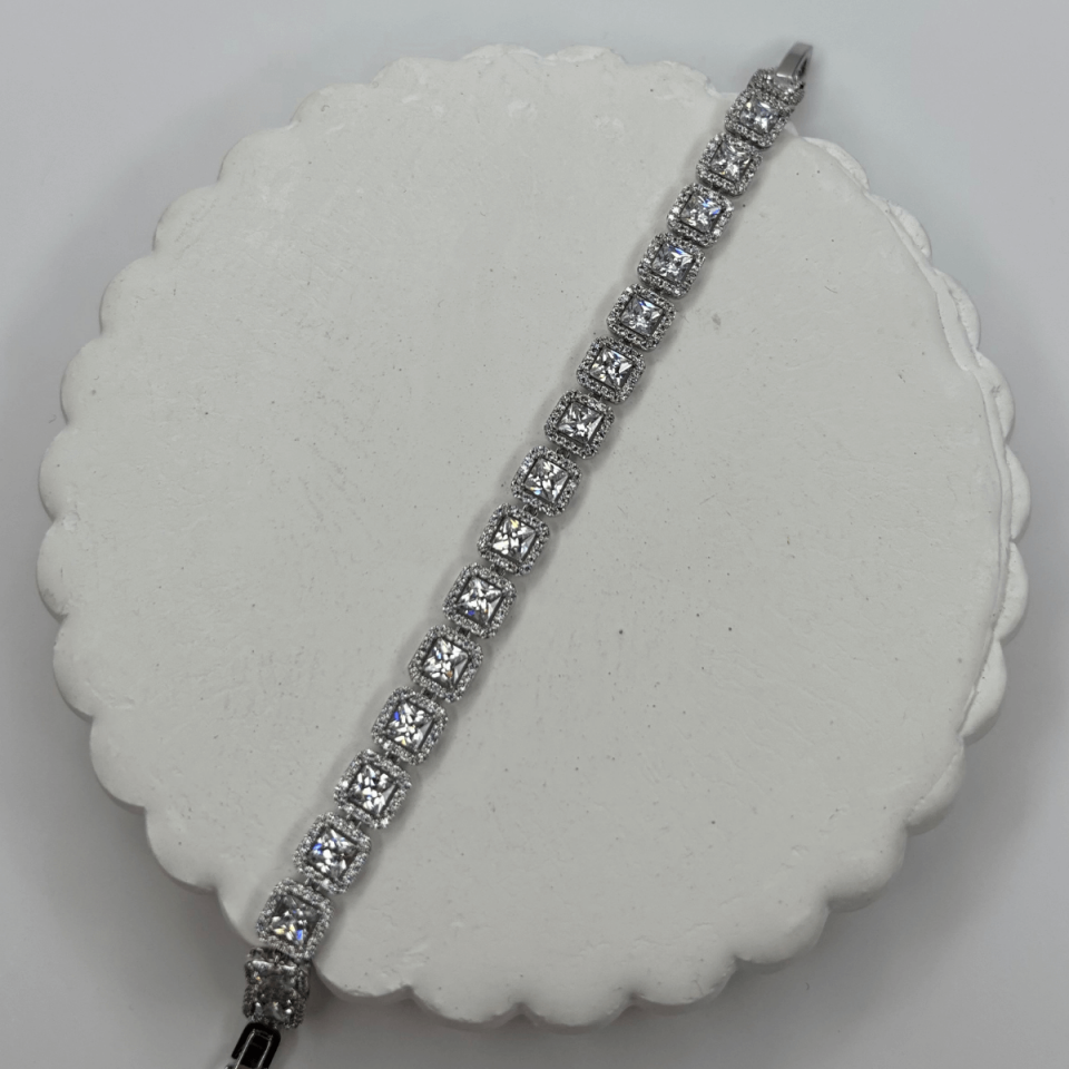 Swarovski Taşlı Kare Şekilli Parlak Silver Bileklik