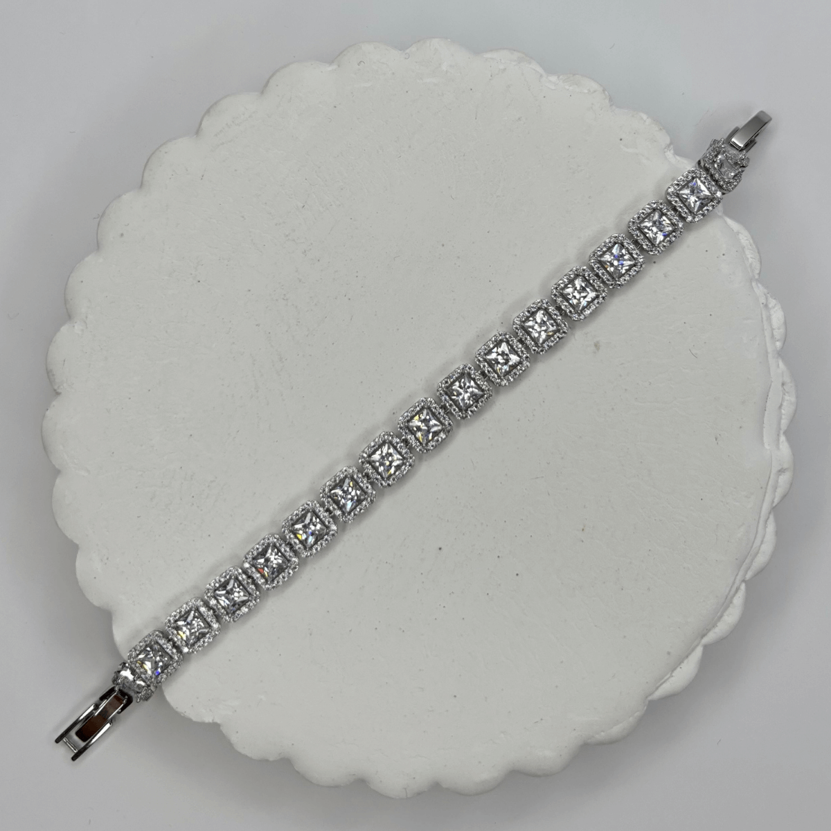 Swarovski Taşlı Kare Şekilli Parlak Silver Bileklik