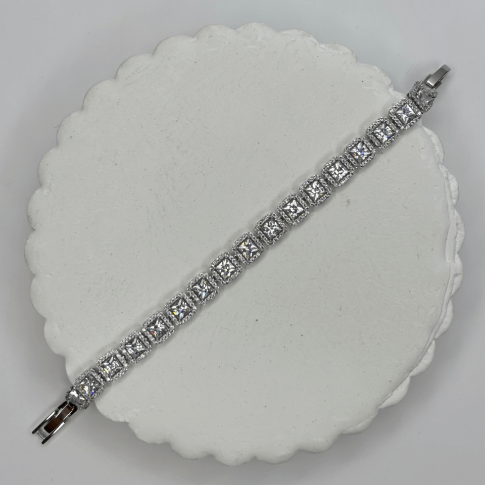 Swarovski Taşlı Kare Şekilli Parlak Silver Bileklik