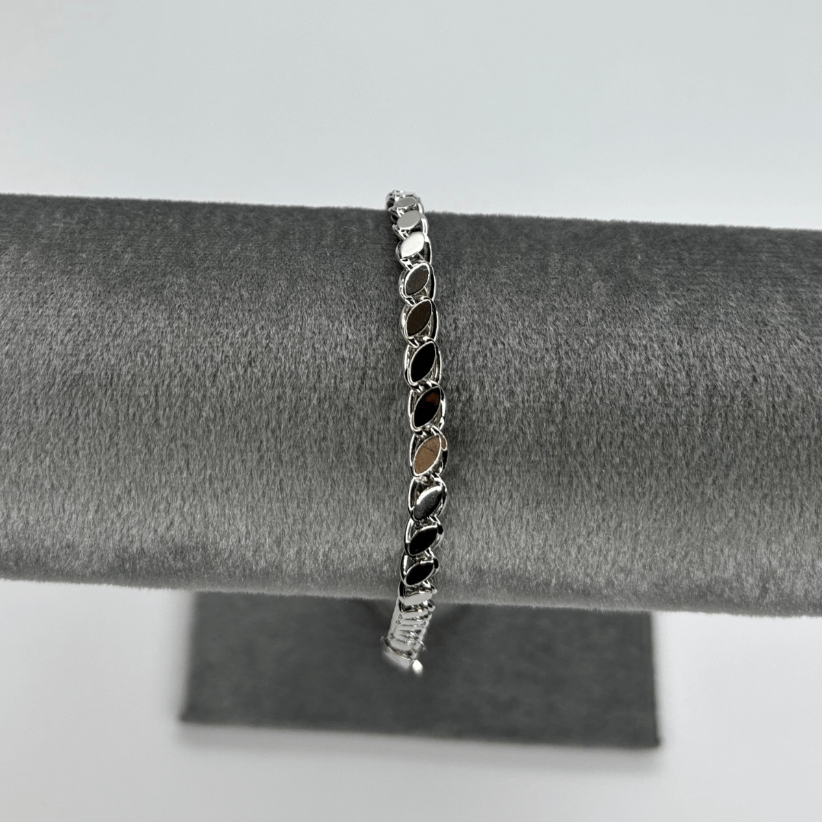 Yaprak Şekilli Parlak Silver Bileklik