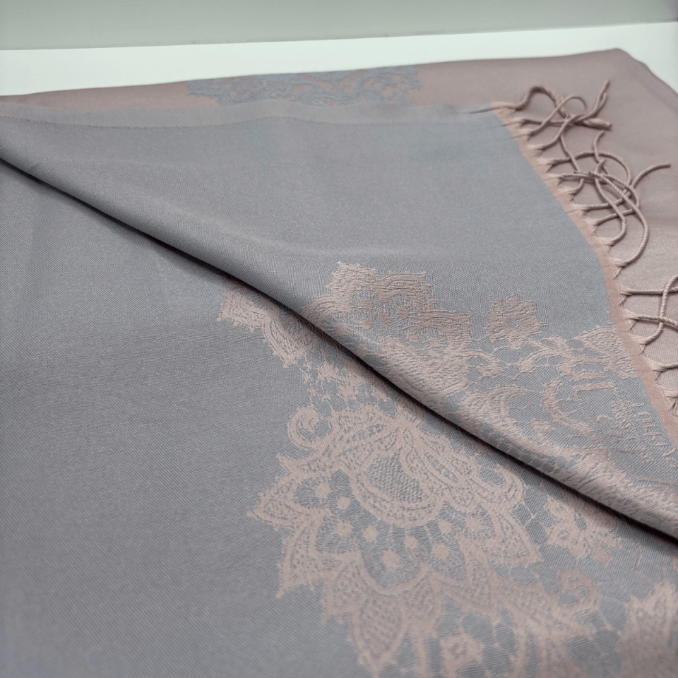 Açık Pembe-Açık Gri Tonlarında Desenli İnce Şal