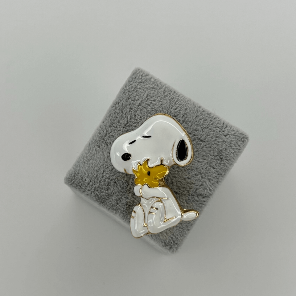 Snoopy Figürlü Gold Broş