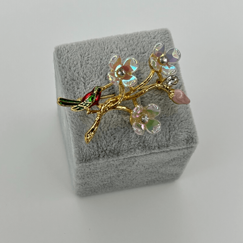 Hologramlı ve Renkli Kuş Figürlü Gold Broş