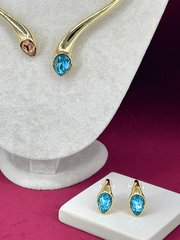 Kahverengi ve Mavi Renklerinde Parlak Taşlı Gold Set